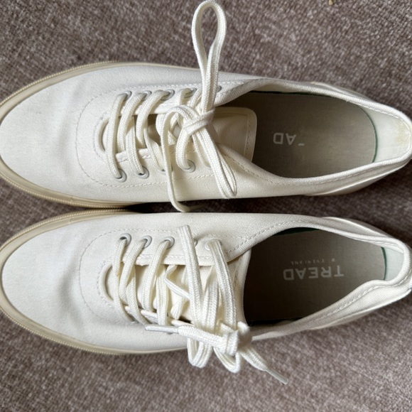 Everlane women’s off-white canvas sneakers, size 8 - Picture 2 of 2